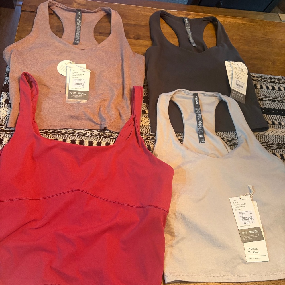Vuori set of 4 crop tank sports bra halo perf XL & All the Form Support XXL